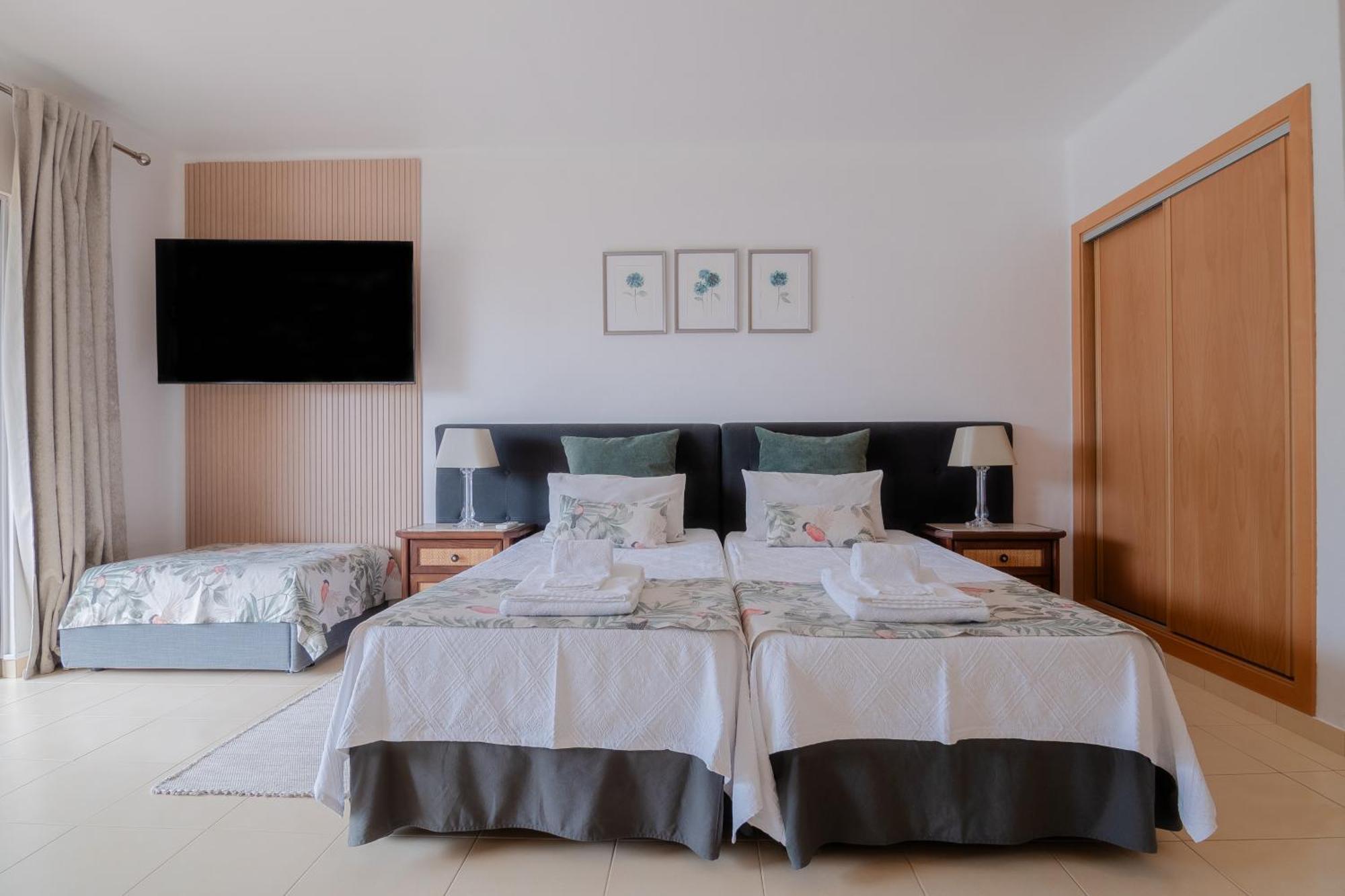 Seacoast Retreat With Pool And Beach Access By Drago Rentals Albufeira Zewnętrze zdjęcie