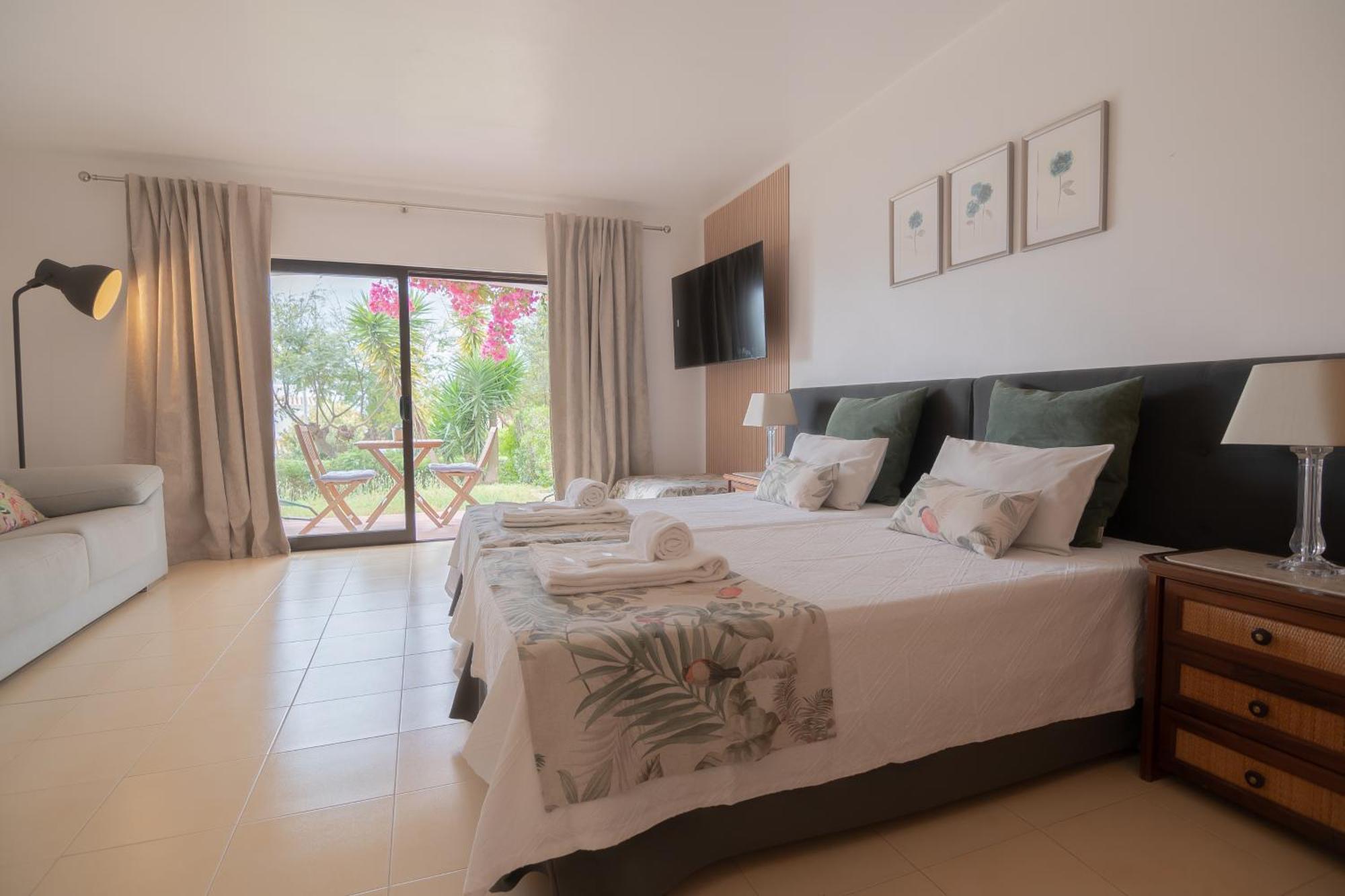 Seacoast Retreat With Pool And Beach Access By Drago Rentals Albufeira Zewnętrze zdjęcie